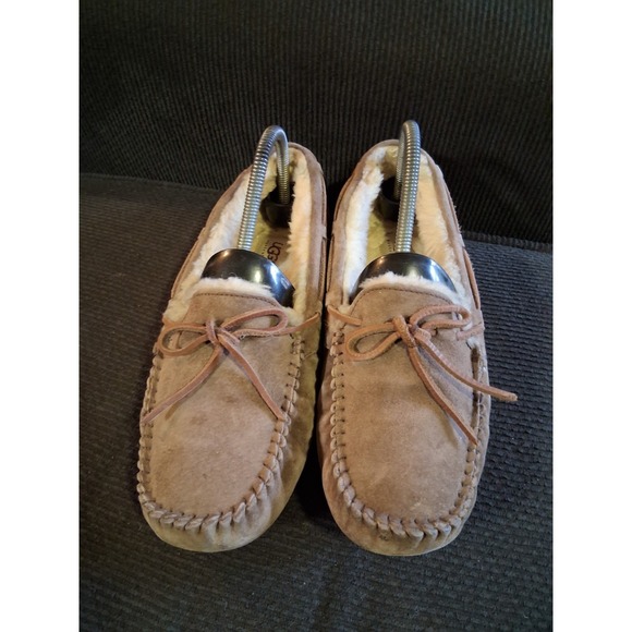 Ugg Dakota Slippers Slip On Casual Moccasin Size 10 Brown - Picture 2 of 8